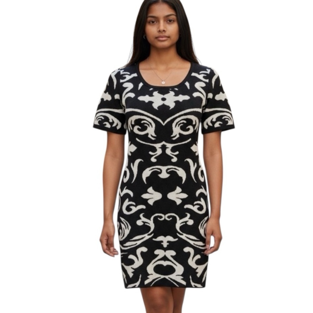 Pink Rose, Black and White Patterned Sweater Dress, size Medium gd cond